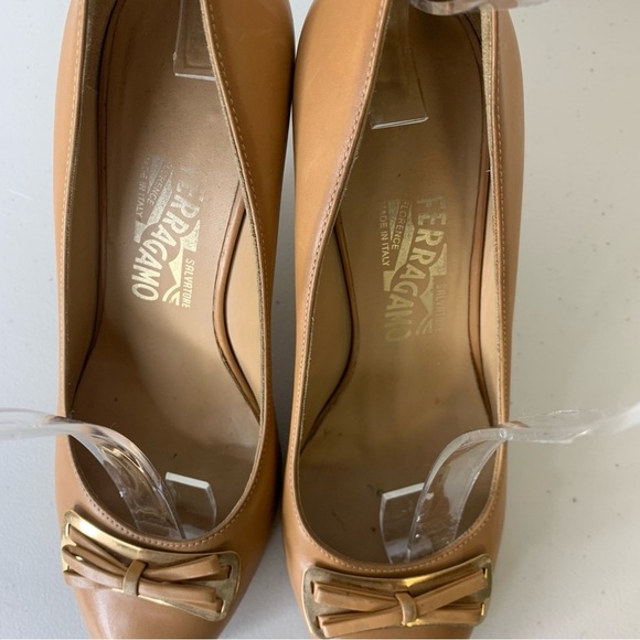 Salvatore Ferragamo Tan Brown Nude Bow Tie Front Party Pumps Heels Size 7 - Picture 11 of 16